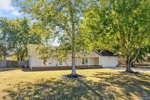 87 Kimberly St, Decatur, AL 35603