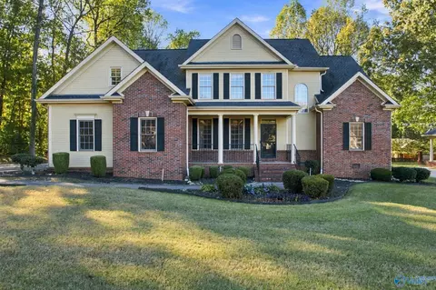 146 Greenlawn Dr, Meridianville, AL 35759