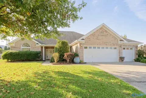 7002 Freedom Park Cir, Owens Cross Roads, AL 35763