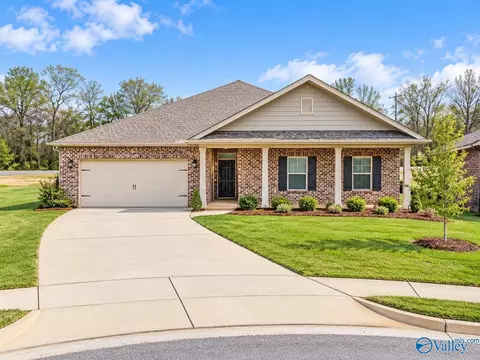 201 Poplar Hollow Dr, Harvest, AL 35749