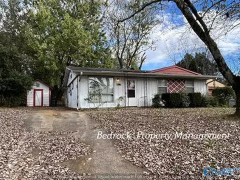 3210 Yale Cir, Huntsville, AL 35810