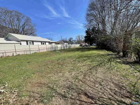 816 Peachtree St, Huntsville, AL 35816