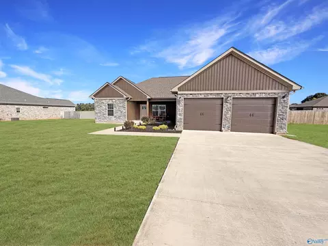 15058 Blackburn Rd, Athens, AL 35611