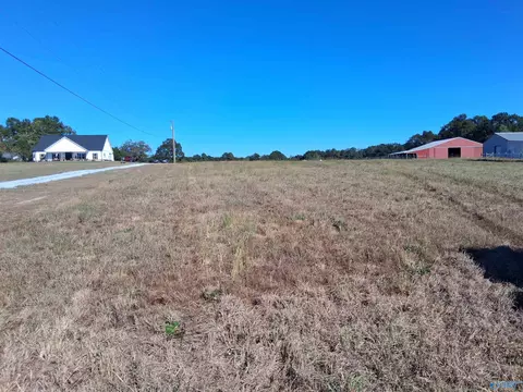 2 78 Edgewood Rd, Athens, AL 35614