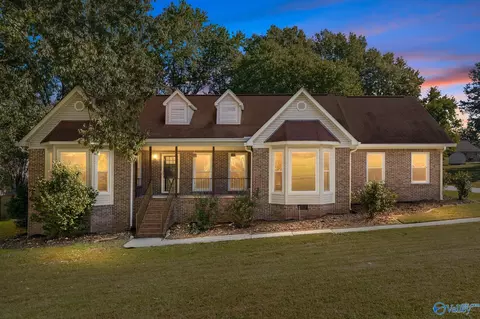 104 Gaylor Dr, Huntsville, AL 35811