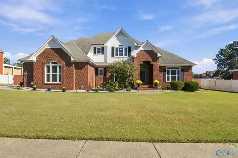 105 Foxboro Pl, Huntsville, AL 35806