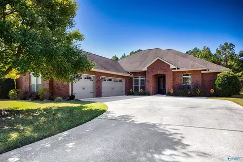 72 Walnut Cove Blvd, Huntsville, AL 35824