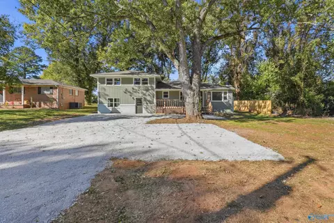 702 Naugher Rd, Huntsville, AL 35811