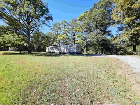 Exterior - 284 County Road 282, Trinity, AL 35673 photo 5 of 6