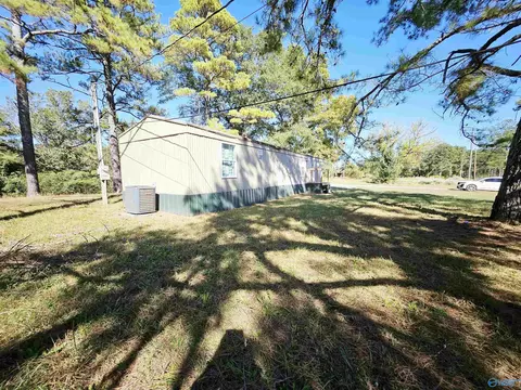 Exterior - 284 County Road 282, Trinity, AL 35673 photo 2 of 6