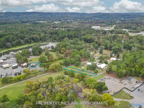 274 Bayshore Dr, Guntersville, AL 35976