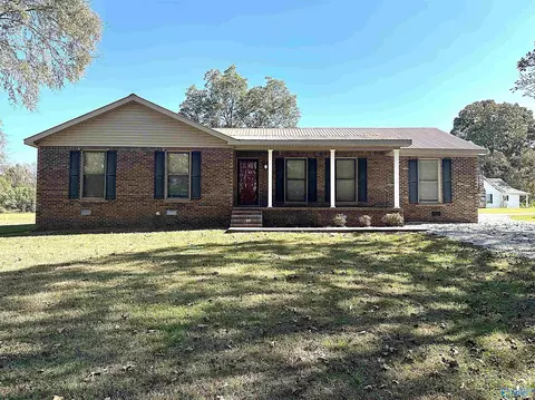 221 Benson Rd, Somerville, AL 35670