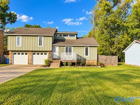 1023 Sandy Springs Rd, Huntsville, AL 35806