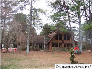 144 Graves St, Fyffe, AL 35971 photo 1