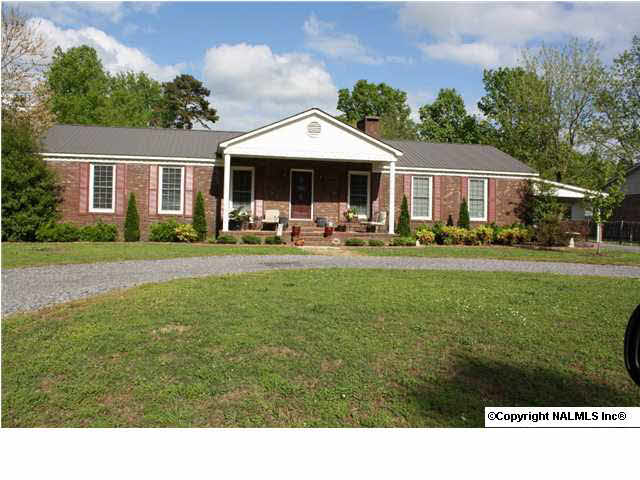 94 3rd Ave, Grant, AL 35747 photo 1