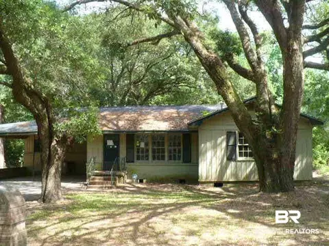 667 Pinehill Dr, Mobile, AL 36606 photo 1