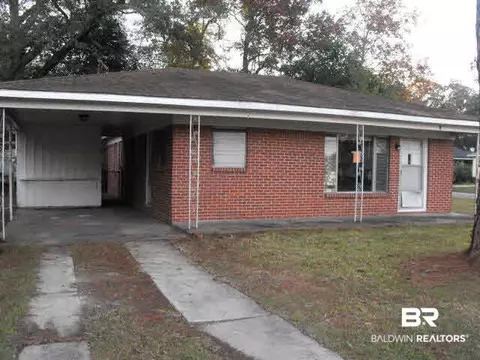 2 Edinborough Ave, Chickasaw, AL 36611 photo 1