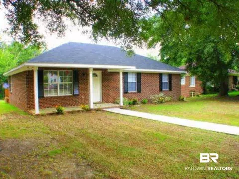 318 2nd St, Chickasaw, AL 36611 photo 1