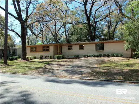353 Thornton Pl, Mobile, AL 36609 photo 1