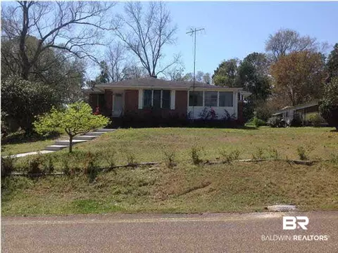 307 Alpine St, Chickasaw, AL 36611 photo 1