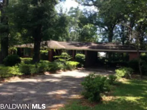 413 Laborde Dr, Mobile, AL 36609 photo 1