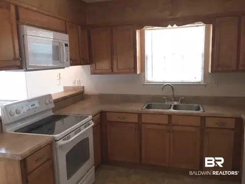 5421 Malcolm Dr, Mobile, AL 36693 photo 3