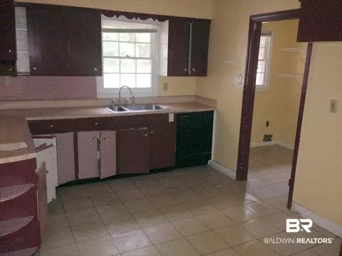 1035 W St Moritz Dr, Mobile, AL 36608 photo 6