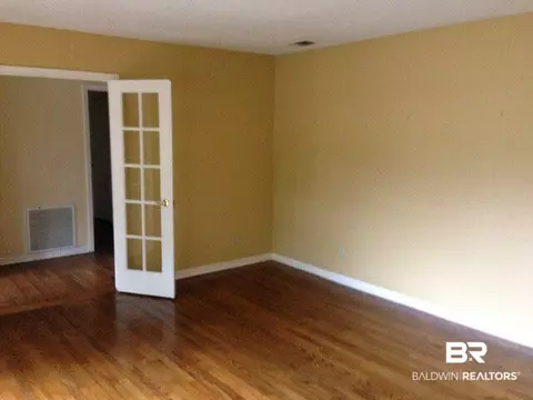 1035 W St Moritz Dr, Mobile, AL 36608 photo 4