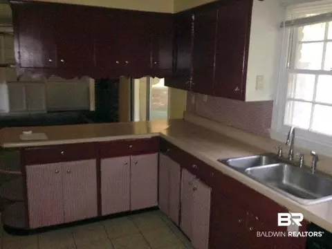 1035 W St Moritz Dr, Mobile, AL 36608 photo 7
