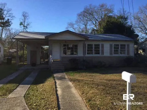 7 Elizabeth Ave, Chickasaw, AL 36611 photo 1