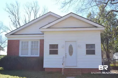 455 Fourth Ave, Chickasaw, AL 36611 photo 1