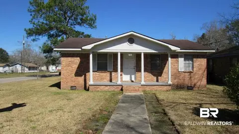 314 11th Ave, Chickasaw, AL 36611 photo 1