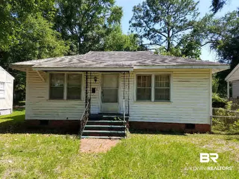 105 10th Ave, Chickasaw, AL 36611 photo 1