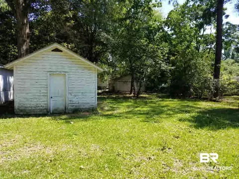 105 10th Ave, Chickasaw, AL 36611 photo 3