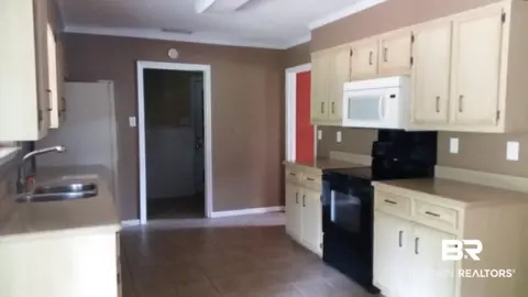 7205 Smithfield Rd, Mobile, AL 36695 photo 5
