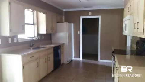 7205 Smithfield Rd, Mobile, AL 36695 photo 4