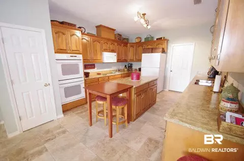 617 E Gilbert Dr, Satsuma, AL 36572 photo 5