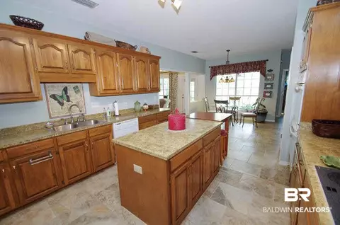 617 E Gilbert Dr, Satsuma, AL 36572 photo 9