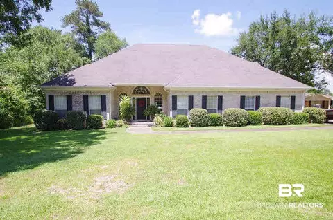 617 E Gilbert Dr, Satsuma, AL 36572 photo 1