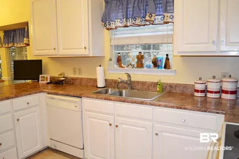 910 Wesley Ave, Mobile, AL 36609 photo 6