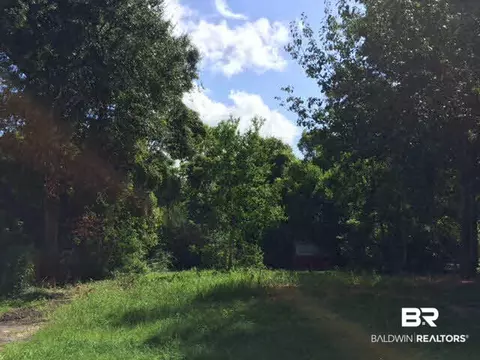 565 Marcus Dr, Mobile, AL 36609 photo 4