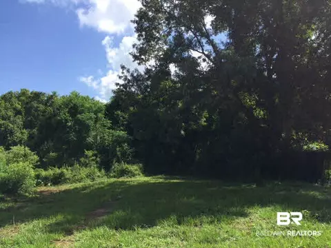 565 Marcus Dr, Mobile, AL 36609 photo 2