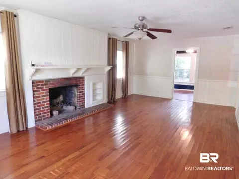 27 Chadwick Ct, Mobile, AL 36606 photo 2