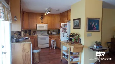 610 E Pine St, Atmore, AL 36502 photo 7