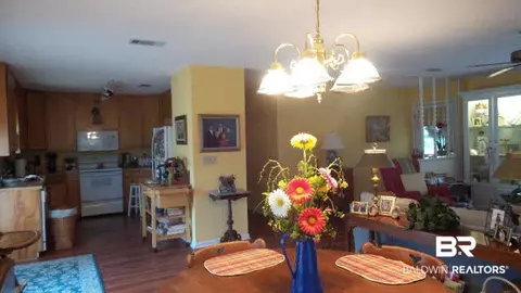610 E Pine St, Atmore, AL 36502 photo 5