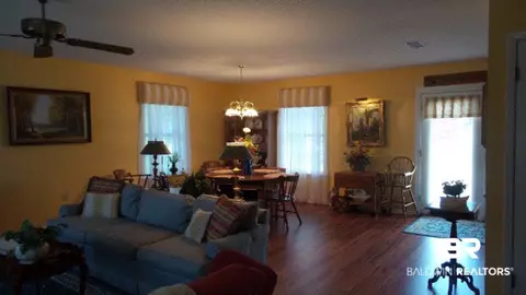 610 E Pine St, Atmore, AL 36502 photo 2