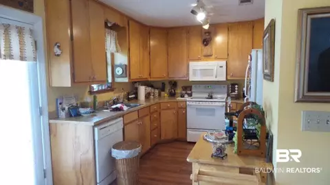 610 E Pine St, Atmore, AL 36502 photo 8