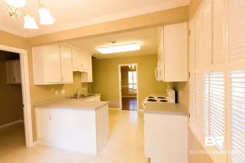 809 Henckley Ave, Mobile, AL 36609 photo 13