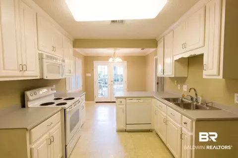809 Henckley Ave, Mobile, AL 36609 photo 11
