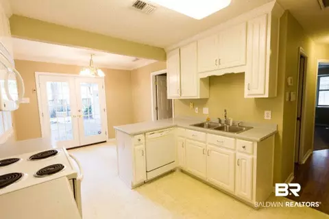 809 Henckley Ave, Mobile, AL 36609 photo 12